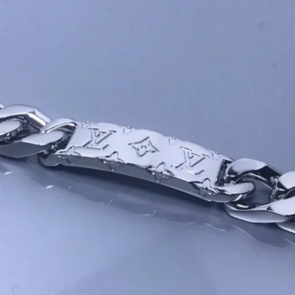 Louis Vuitton Genuine 18K White Gold Cuban Bracelet - Picture 3 of 4